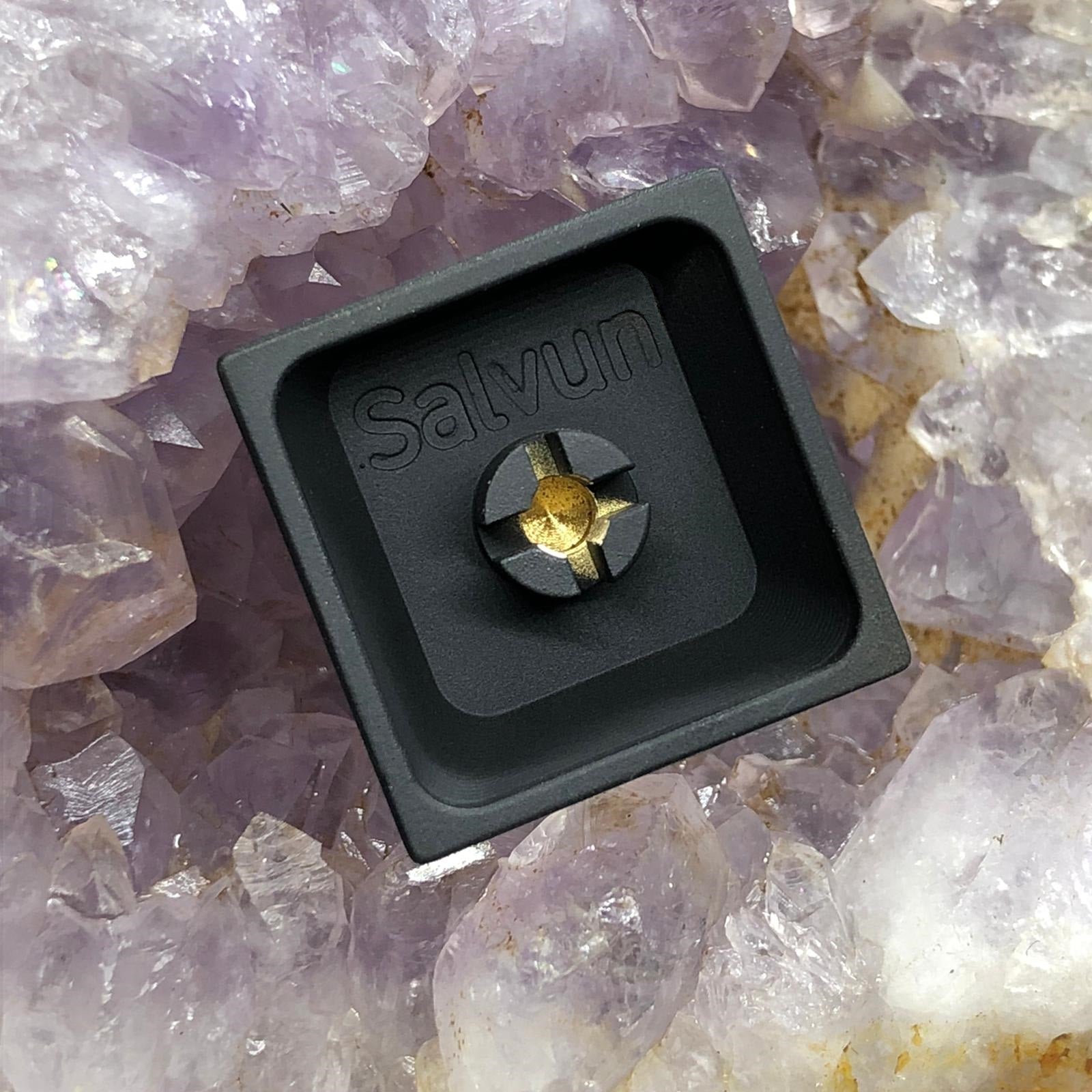 Salvun x KEYGEM Brass Keycap