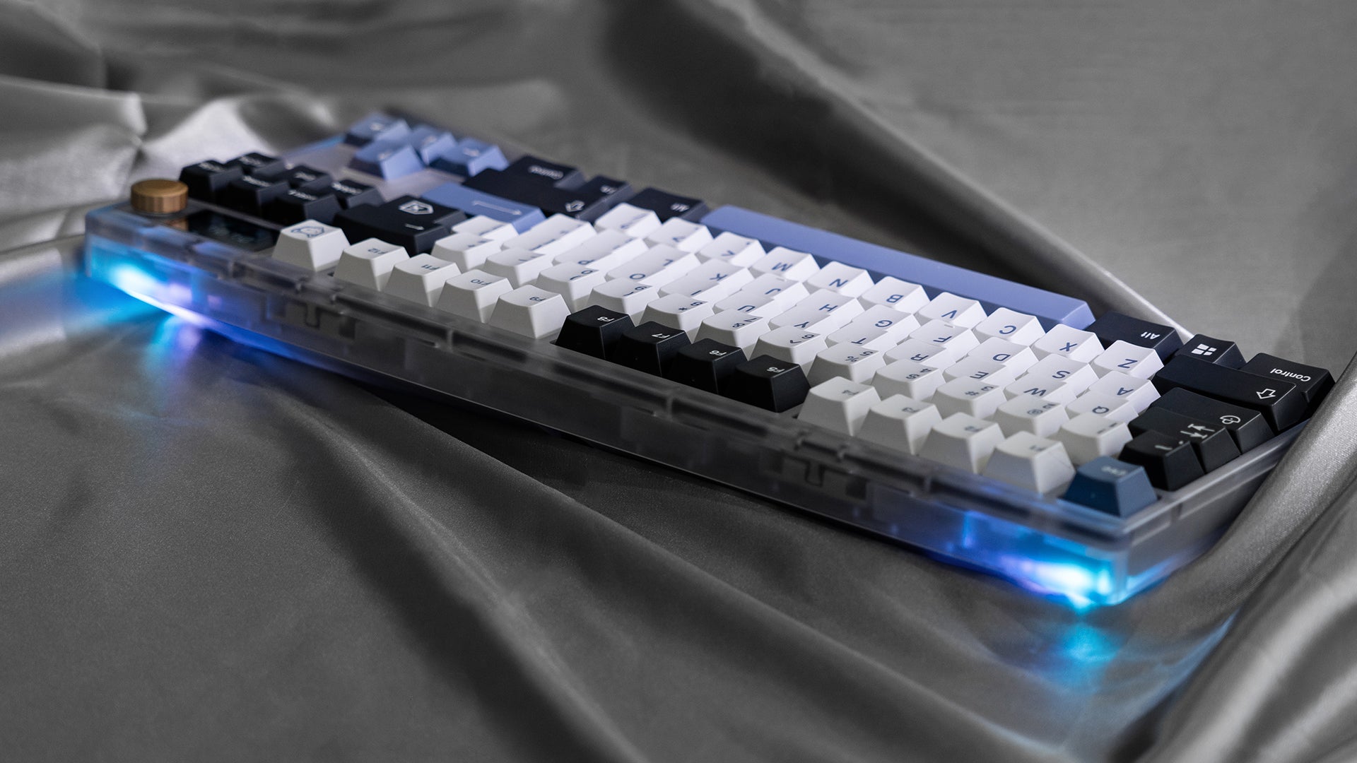 ZOOM TKL DYNA Frosted Clear - Pre-Order