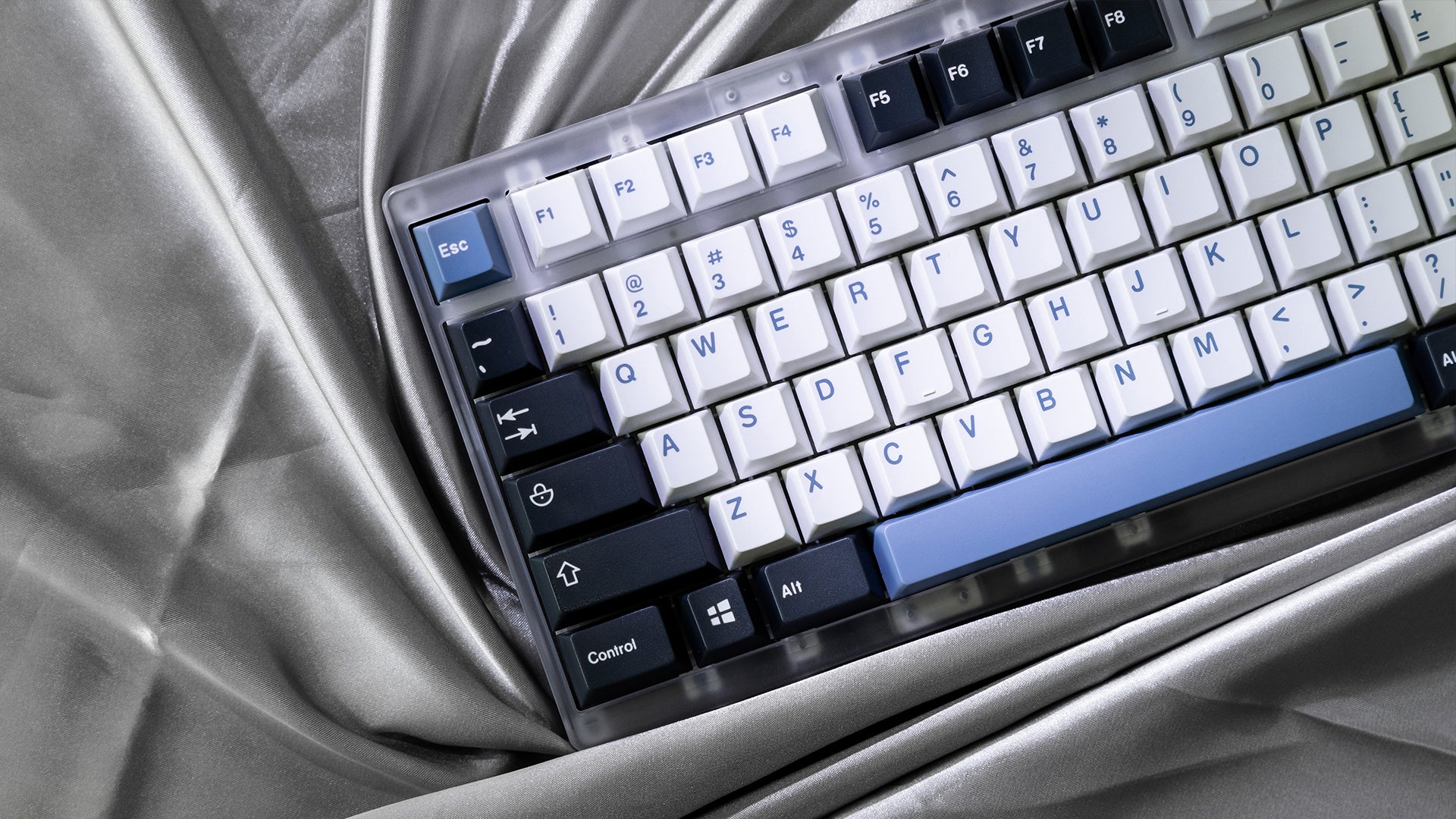 ZOOM TKL DYNA Frosted Clear - Pre-Order