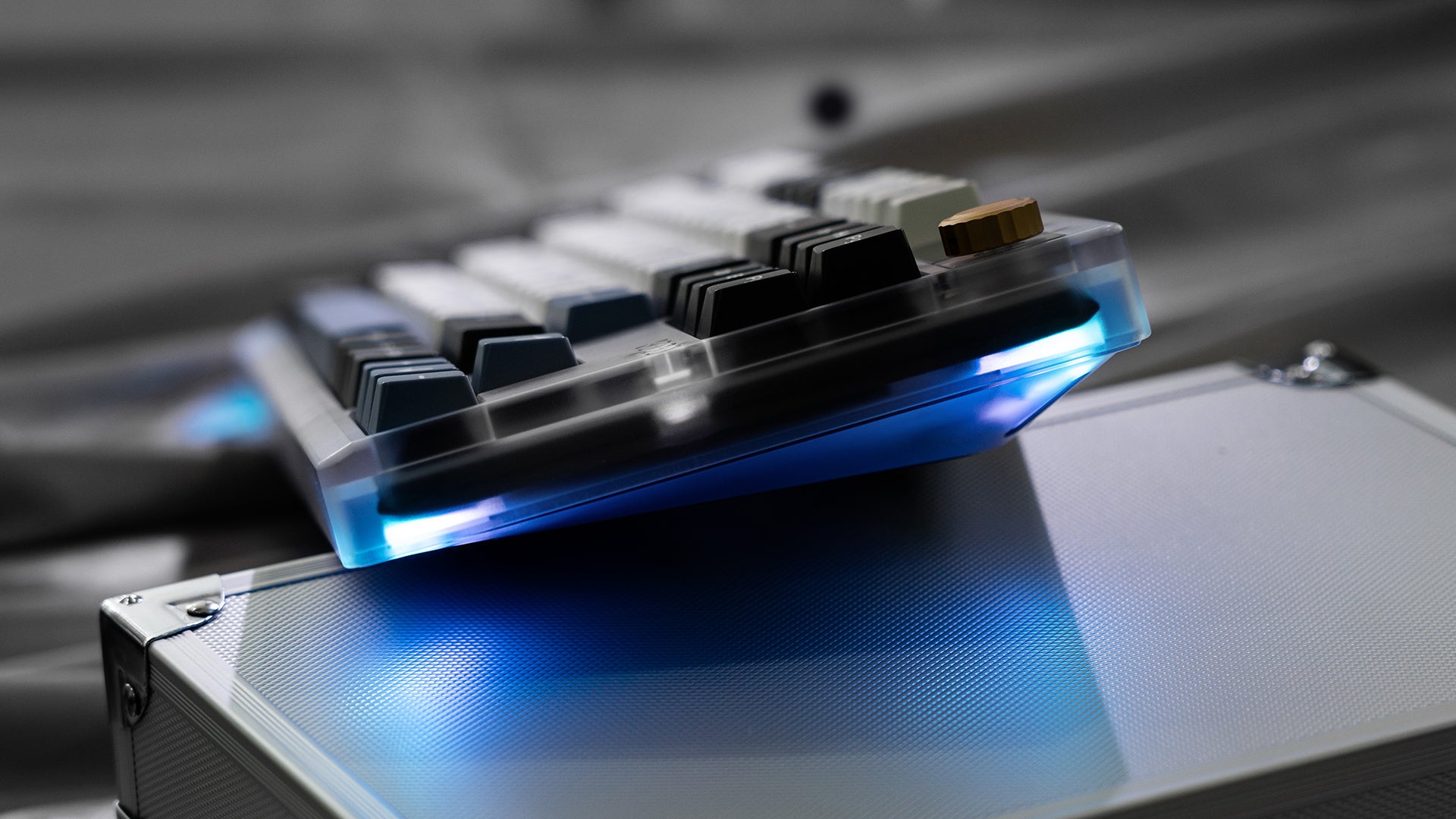 ZOOM TKL DYNA Frosted Clear - Pre-Order