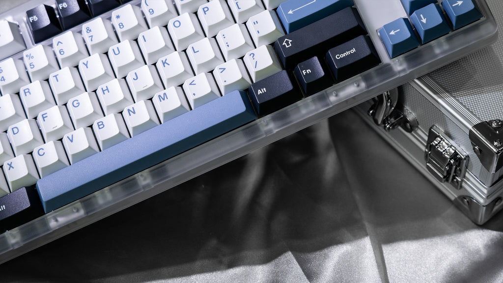 ZOOM TKL DYNA Frosted Clear - Pre-Order