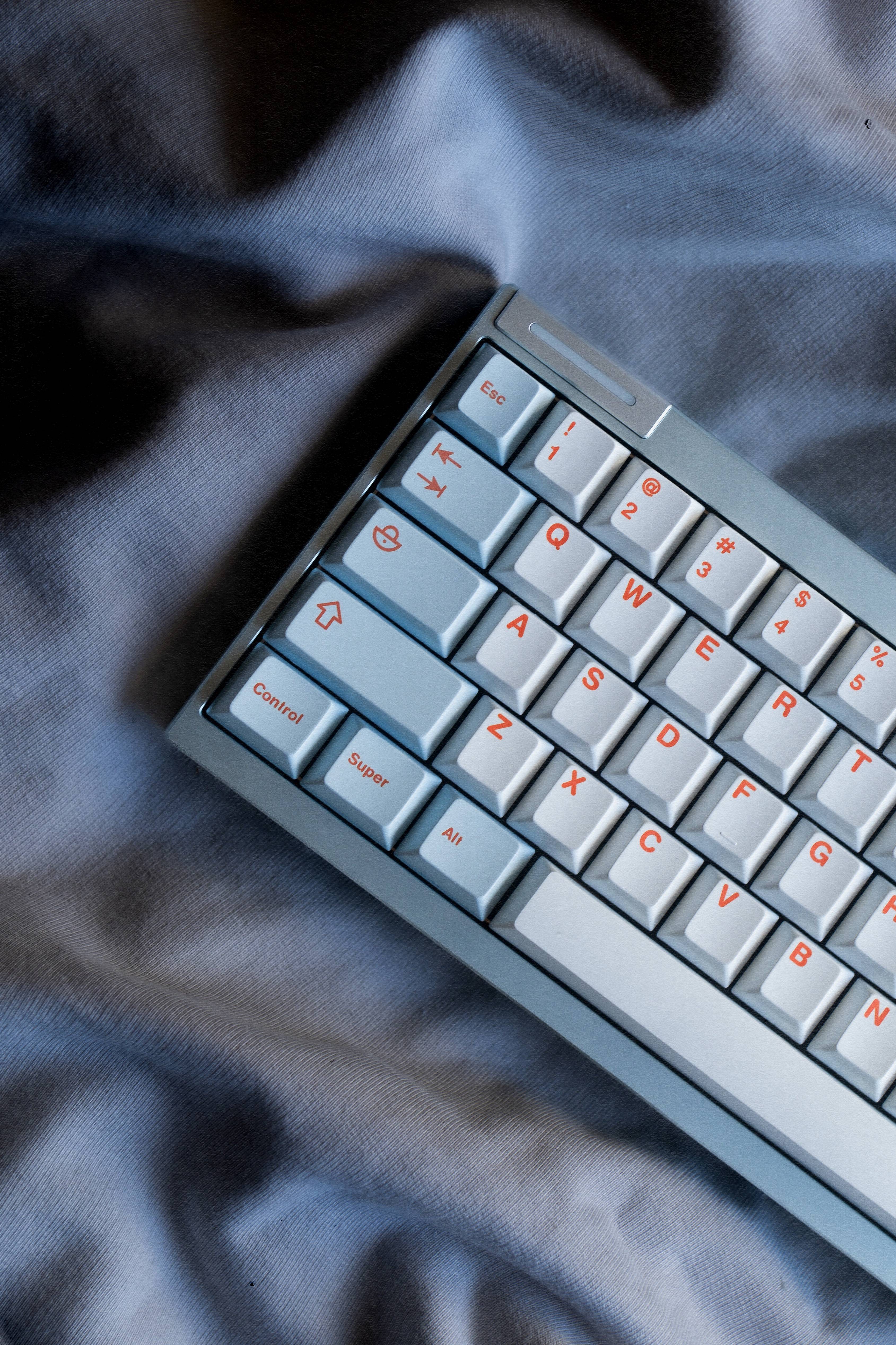 Salmon Reborn R2 Keycaps - Group-Buy