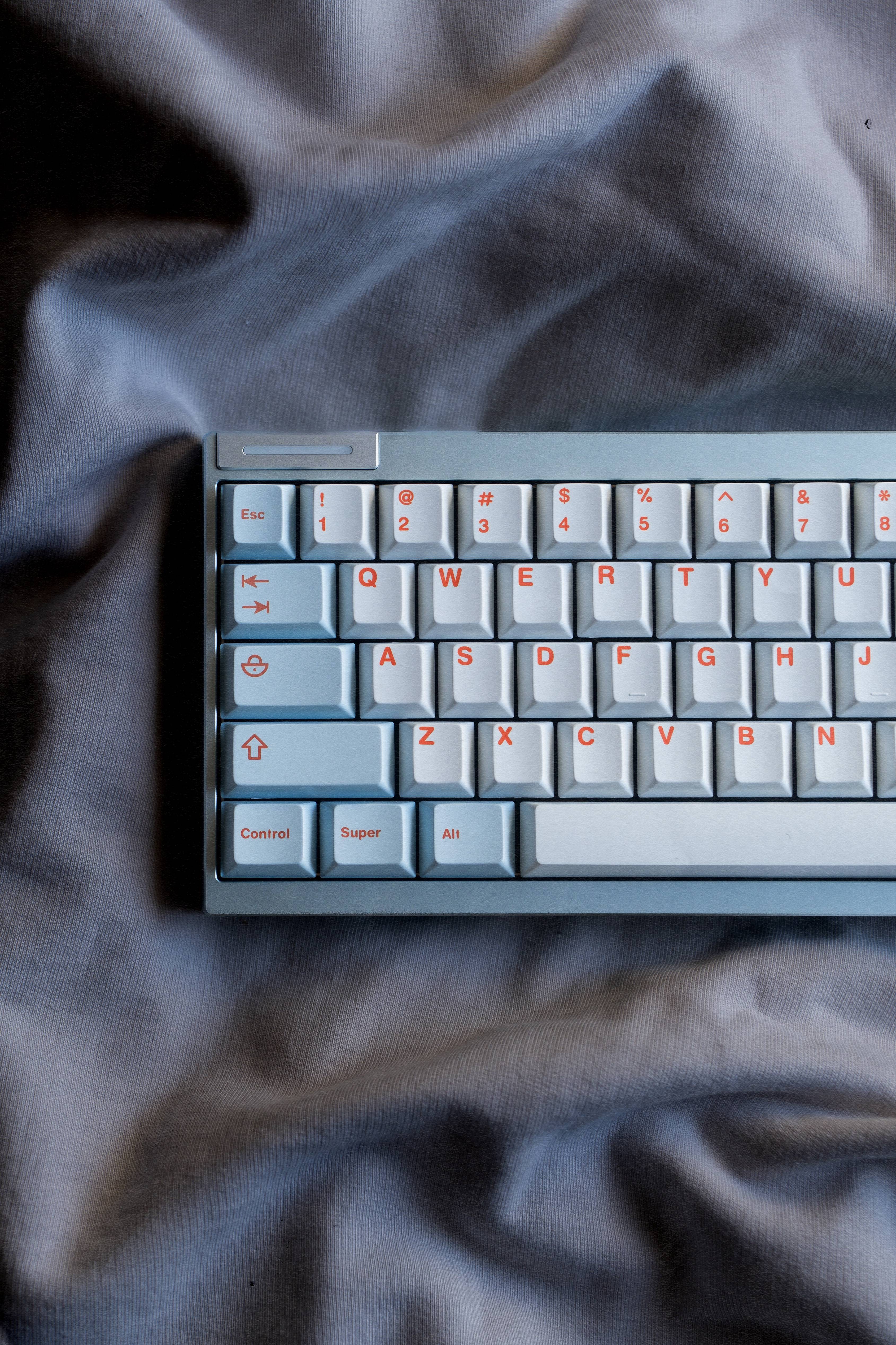 Salmon Reborn R2 Keycaps - Group-Buy