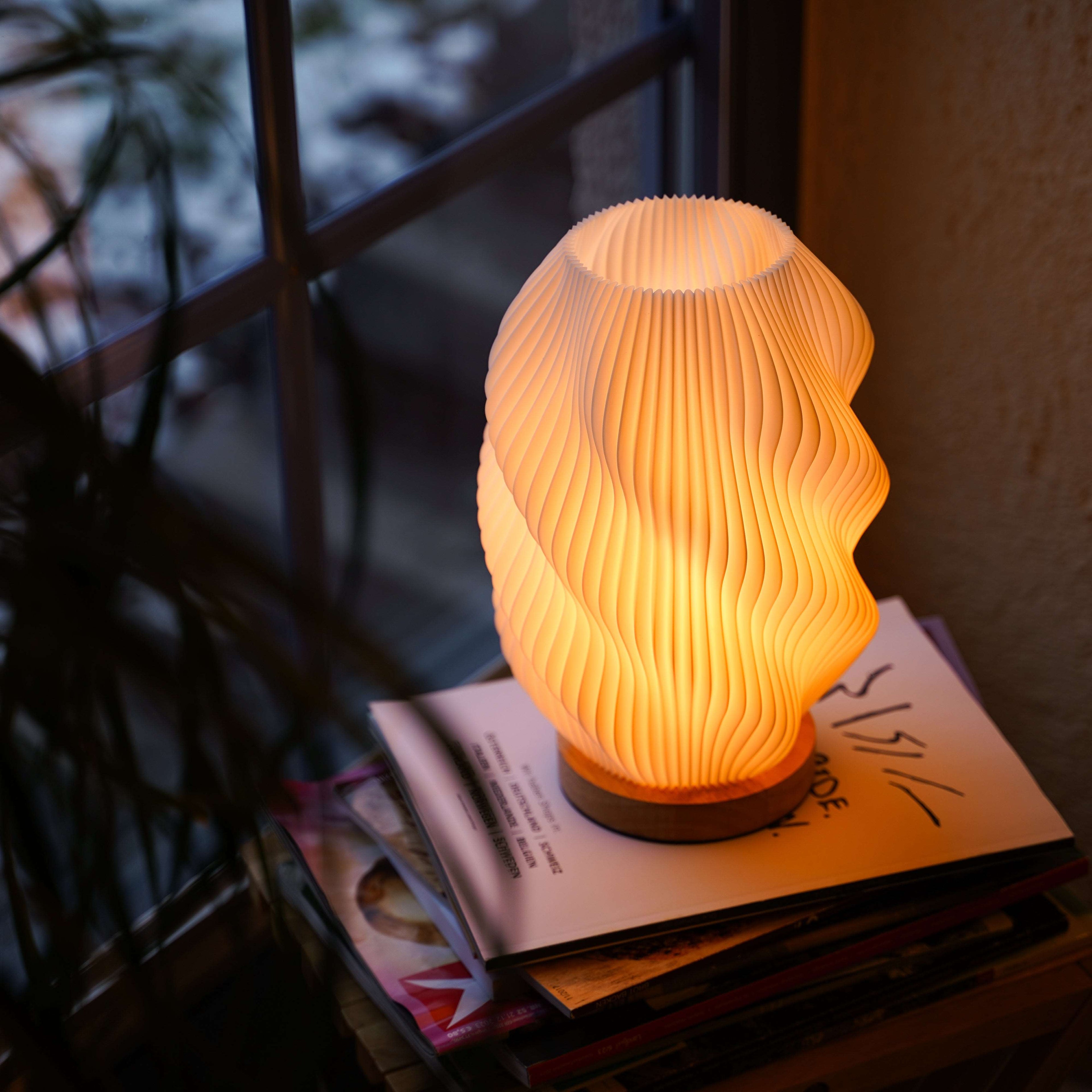 Twuro Table Lamp – Cozy Ambient Lighting with Dynamic Shape