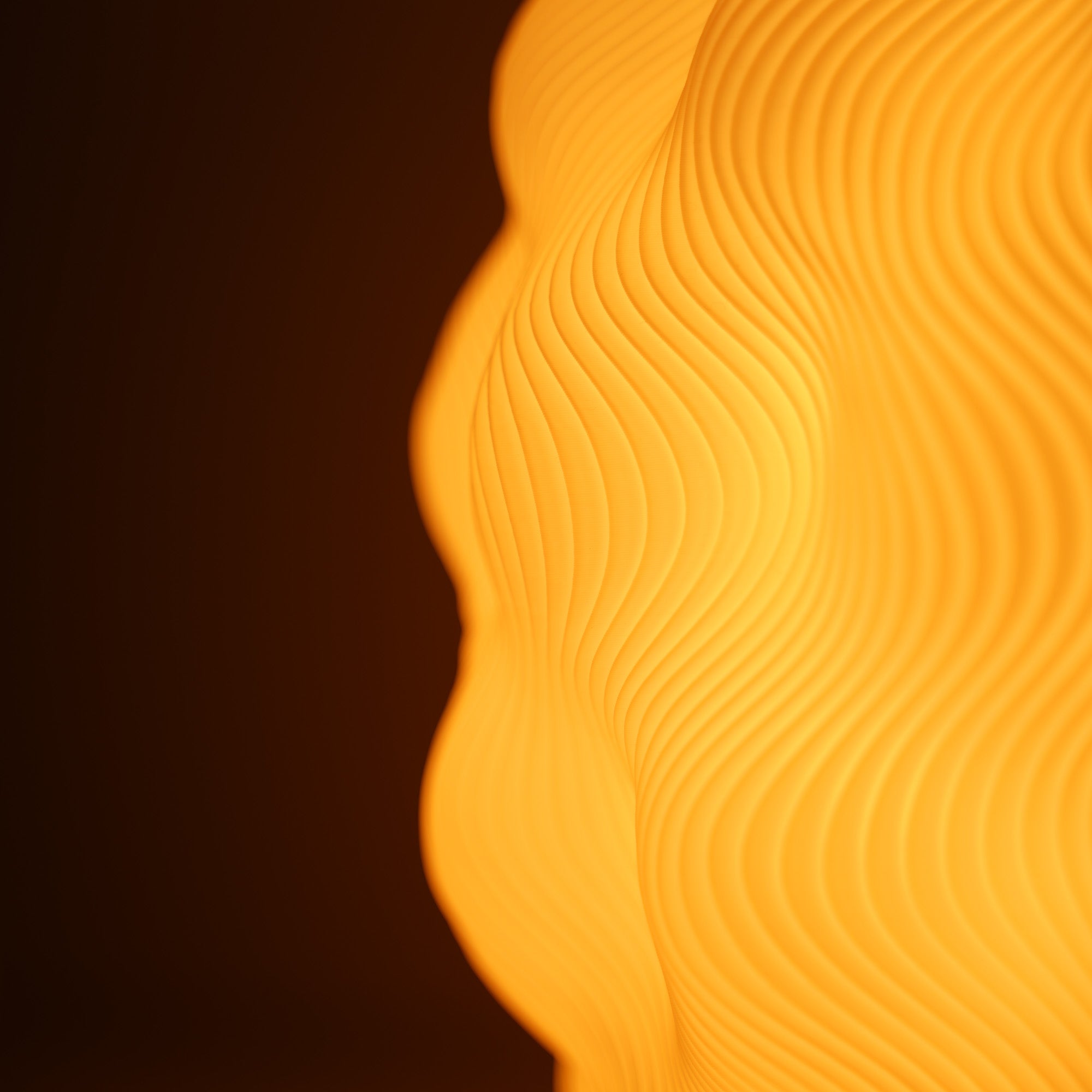 Numo Lamp – Wavy Table Lamp with Warm Ambient Light for Modern Home Décor