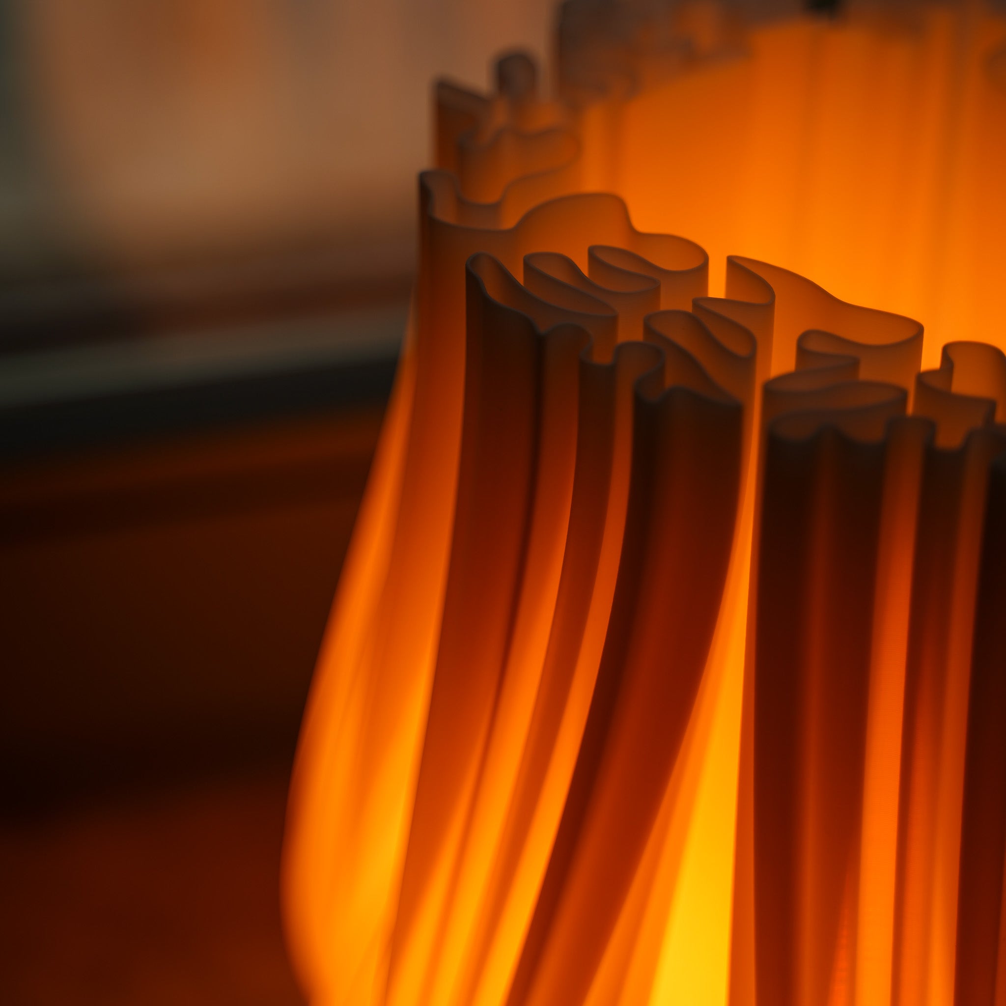 Cora Lamp – 3D-Printed Table Lamp with Oak Wood & Warm Ambient Light