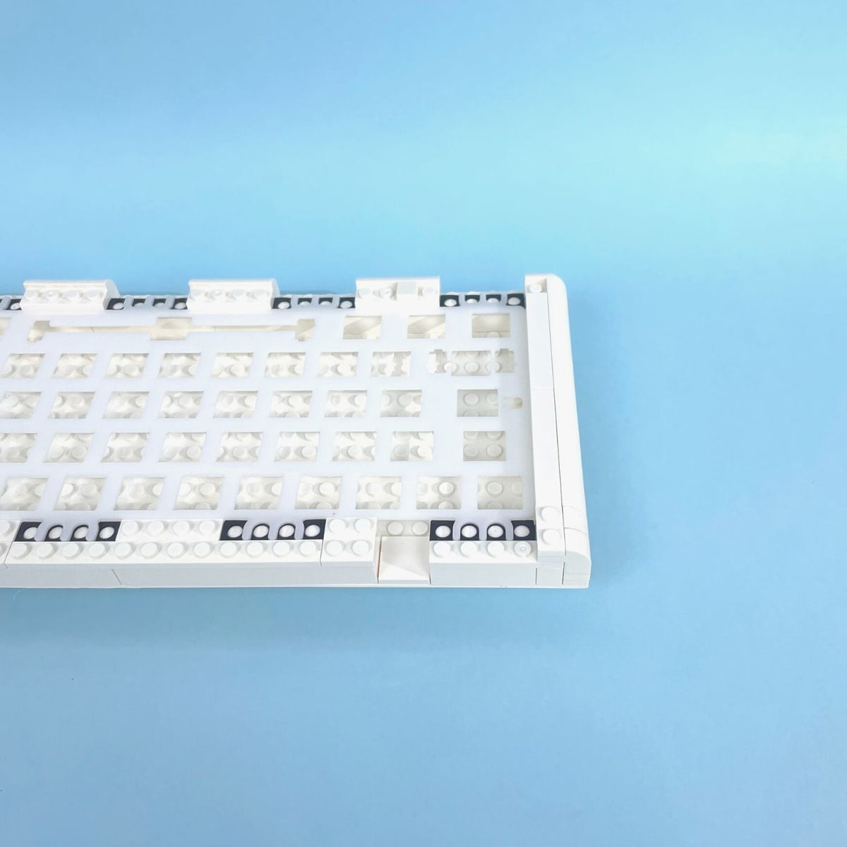 Kit Adam – KEYGEM